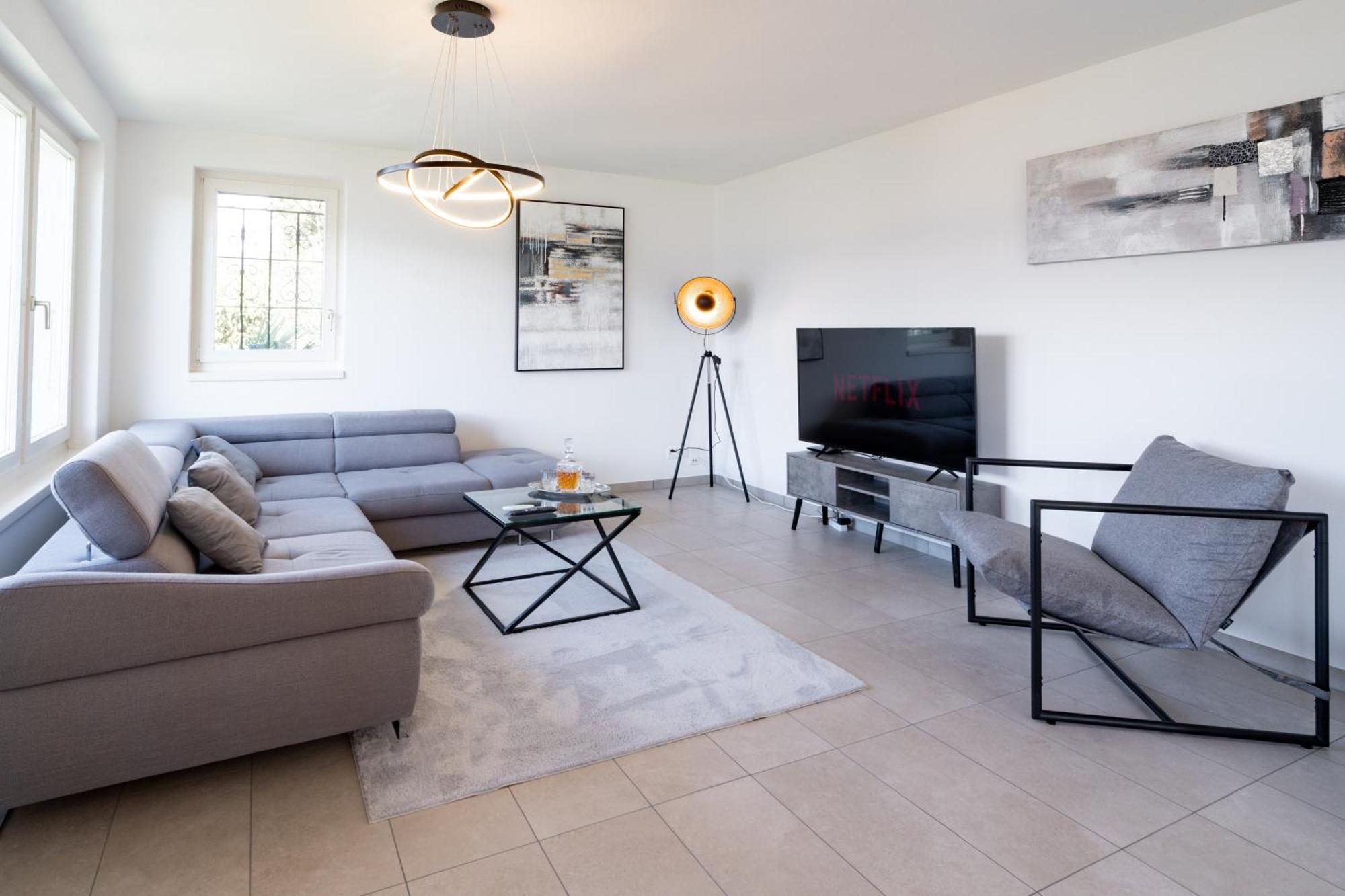 Schoene Wohnung An Toplage Mit Gratis Parkplatz! Gambarogno Buitenkant foto