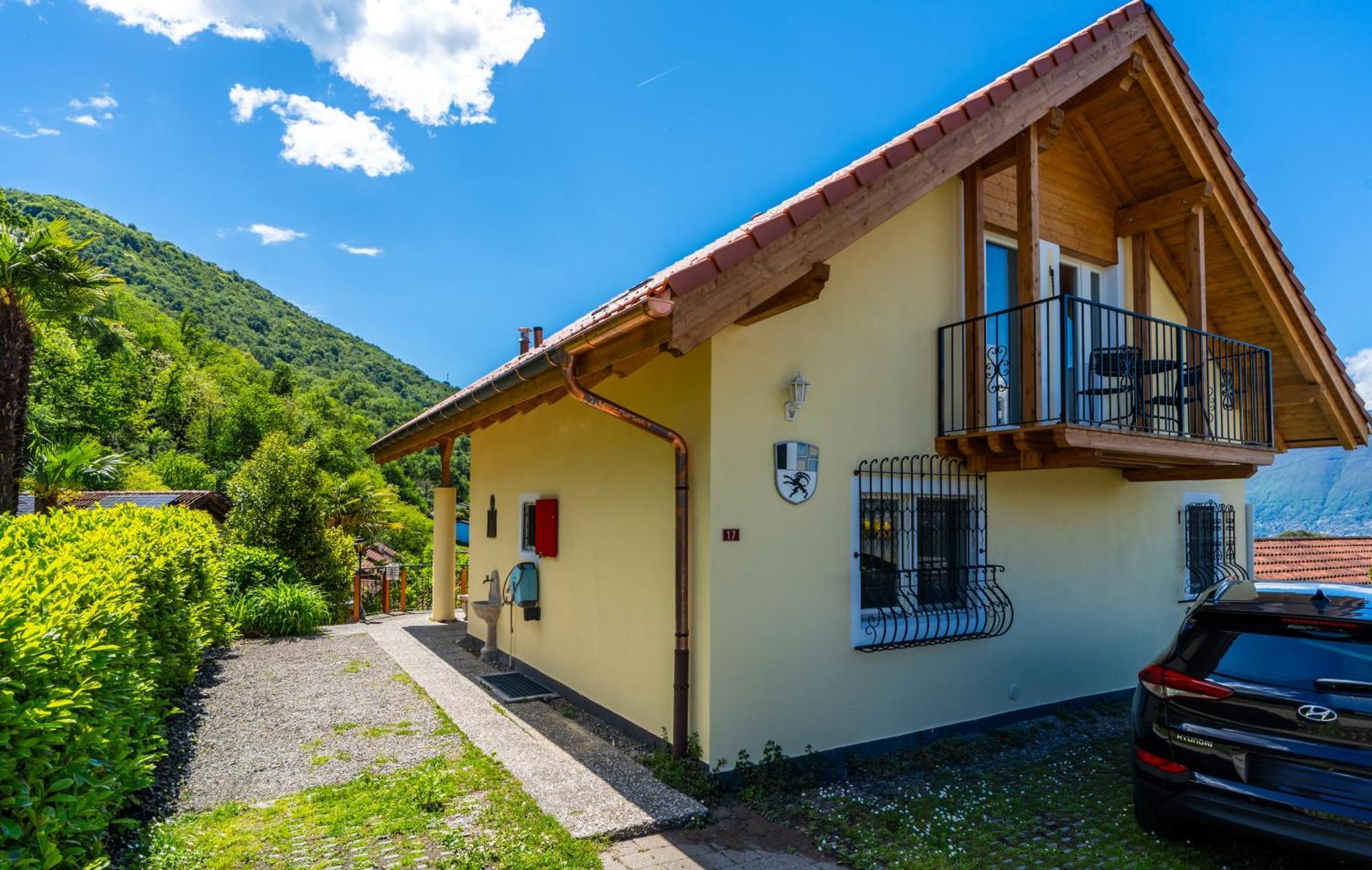 Schoene Wohnung An Toplage Mit Gratis Parkplatz! Gambarogno Buitenkant foto