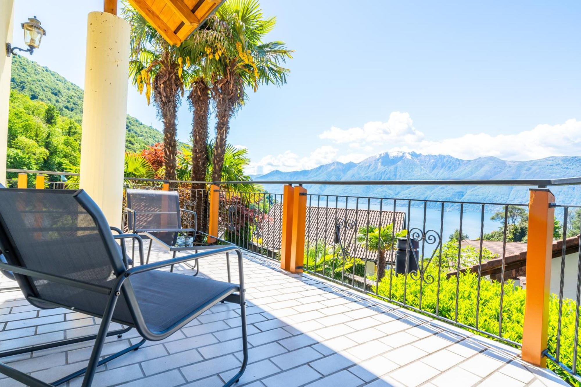 Schoene Wohnung An Toplage Mit Gratis Parkplatz! Gambarogno Buitenkant foto